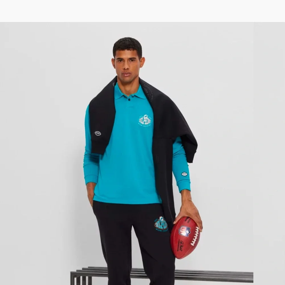 Hugo Boss x NFL - Picture 2 of 4